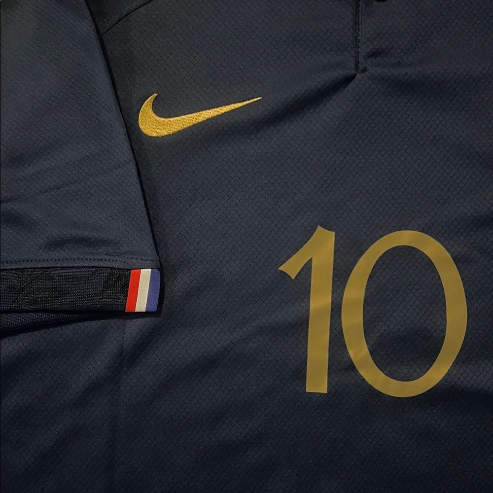 France National Team 2022/23 Stadium Home (Kylian Mbappe) - Picture 8 of 9